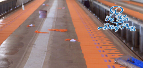 In áo thun, xưởng in lụa áo thun đồng phục, in lụa áo thun thành phẩm, in lụa tốt, in lụa áo thun bền. in lụa áo thun đồng phục đẹp