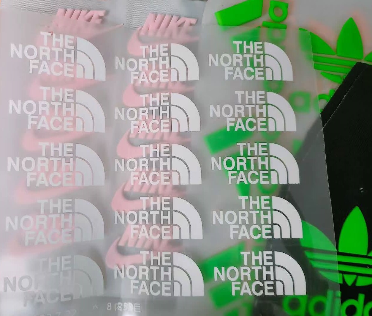 In decal áo đồng phục