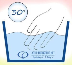 Cách bảo quản áo thun 8 Giặt áo thun ở nhiệt độ thấp