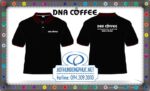 In áo thun Coffee DNA 42 In áo thun coffee, đồng phục nhân viên phục vụ quán cà phê.Xem mẫu in áo thun nhân viên tại xưởng may Phục Đồng trực tiếp sẽ cho bạn cách nhìn thực tế hơn về sản phẩm công ty chúng tôi in may.In áo thun quán càfe, đồng phục bán hàng nhân viên phục vụ quán cà phê, in áo đồng phục quán coffee giá rẻ.